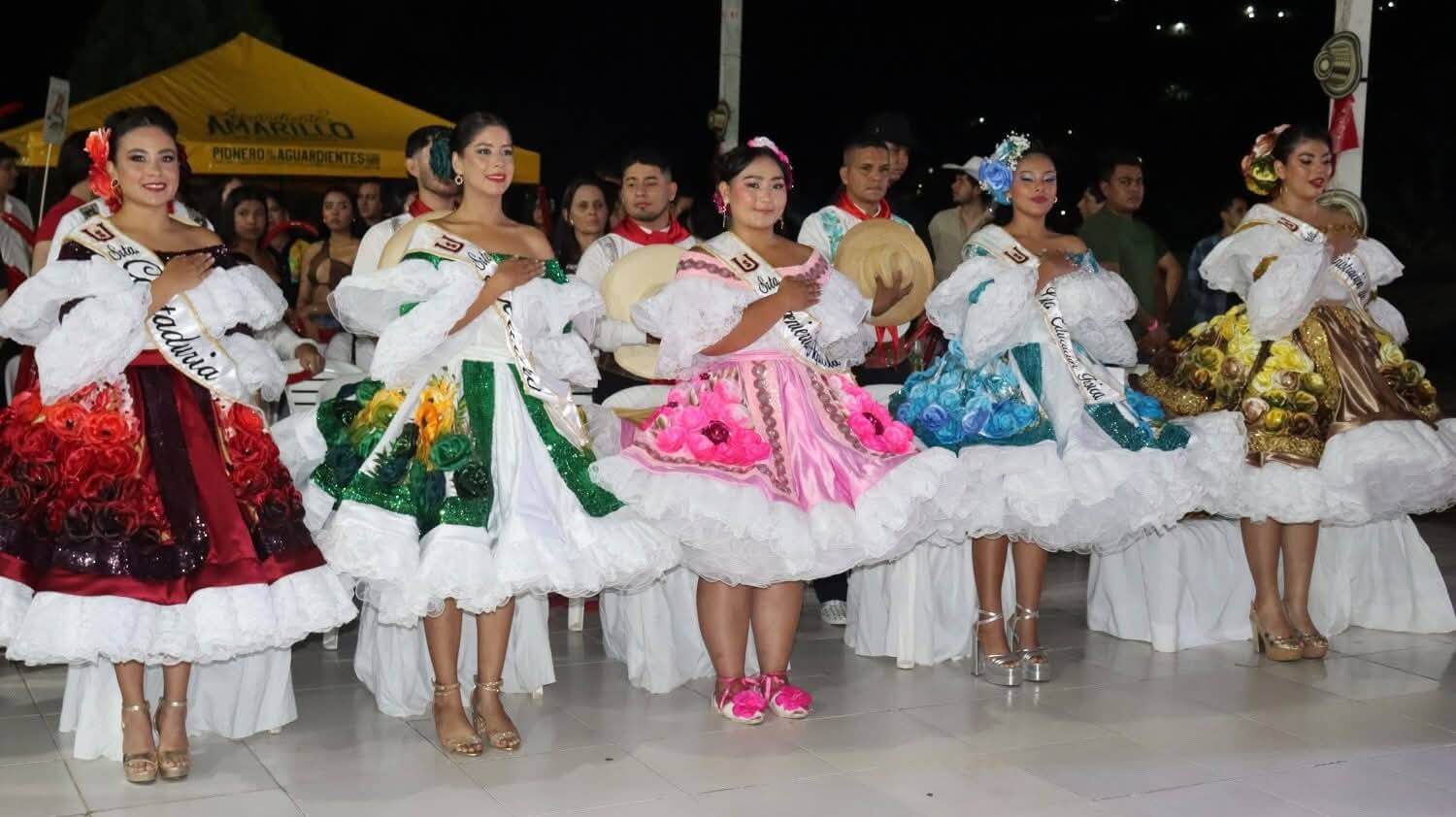 CULTURA Y FOLCLOR BRILLARON EN LA NOCHE DE ELECCIÓN Y CORONACIÓN DE LA USCO