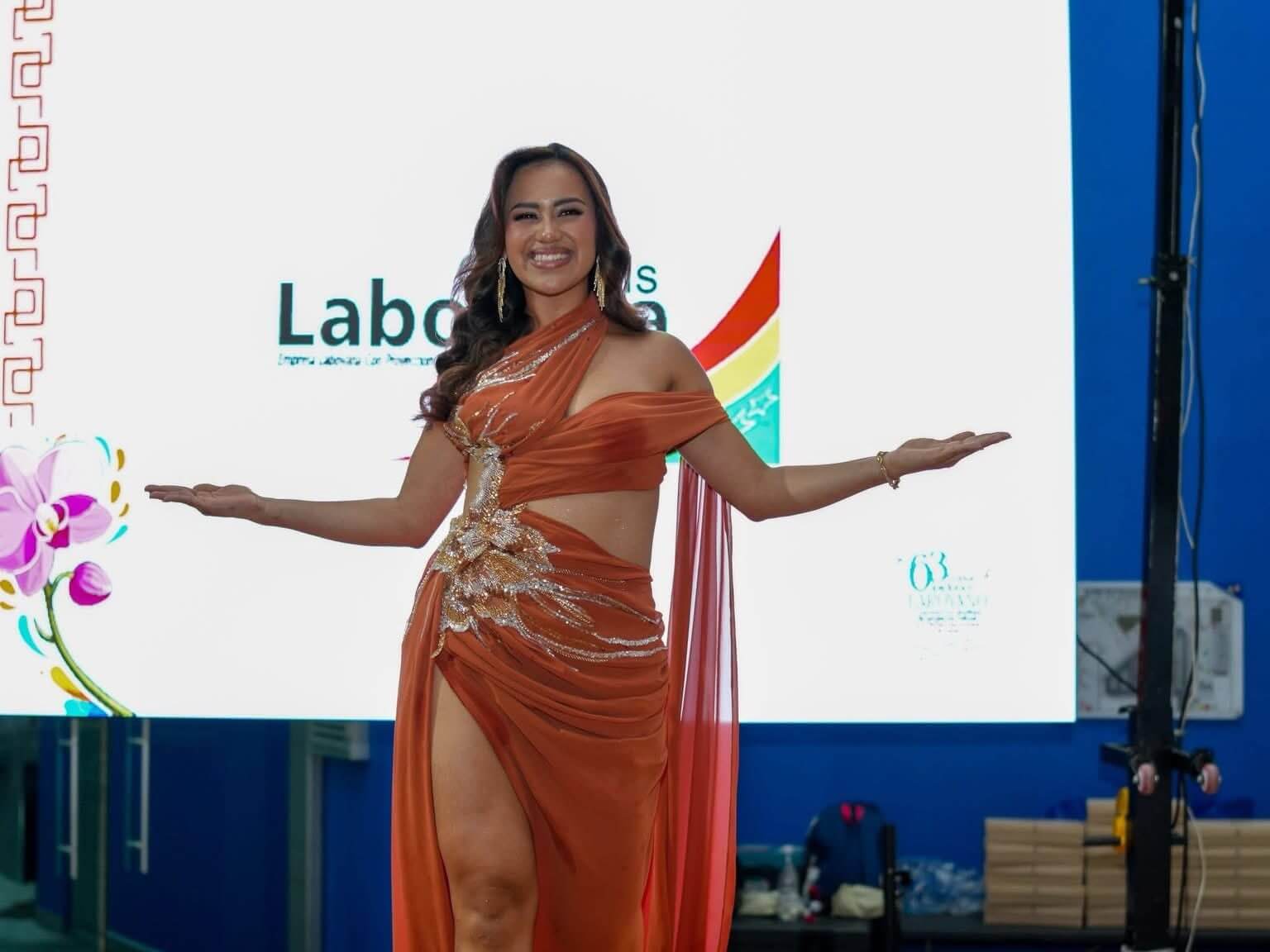 La Srta. Guacacallo, Yennifer Almario Buesaquillo brilló en la noche de gala