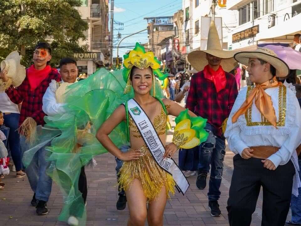 Así se vivió el Desfile del Festival Estudiantil del Sanjuanero Huilense